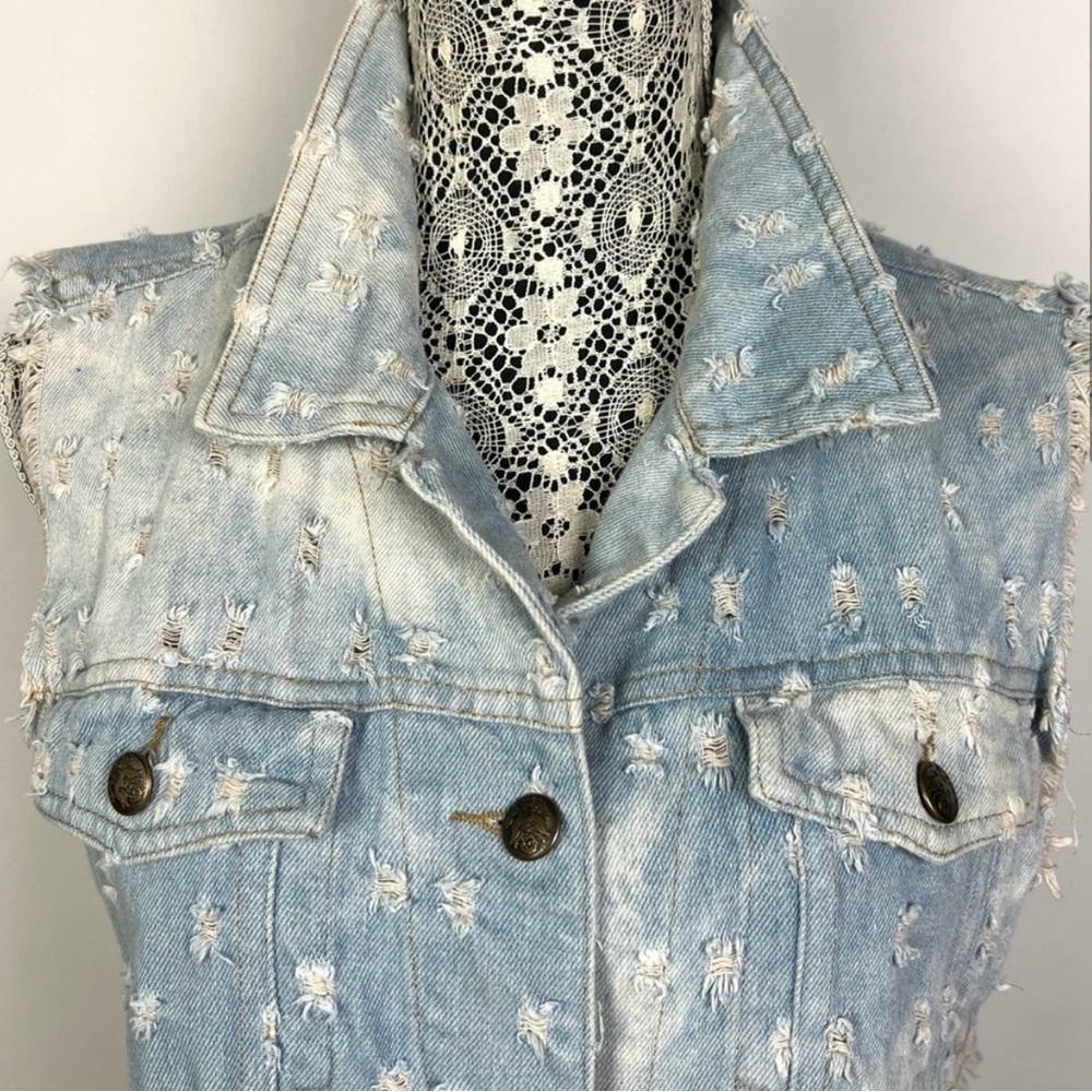 Very J distressed high low denim vest - Size: Large - Picture 7 of 16